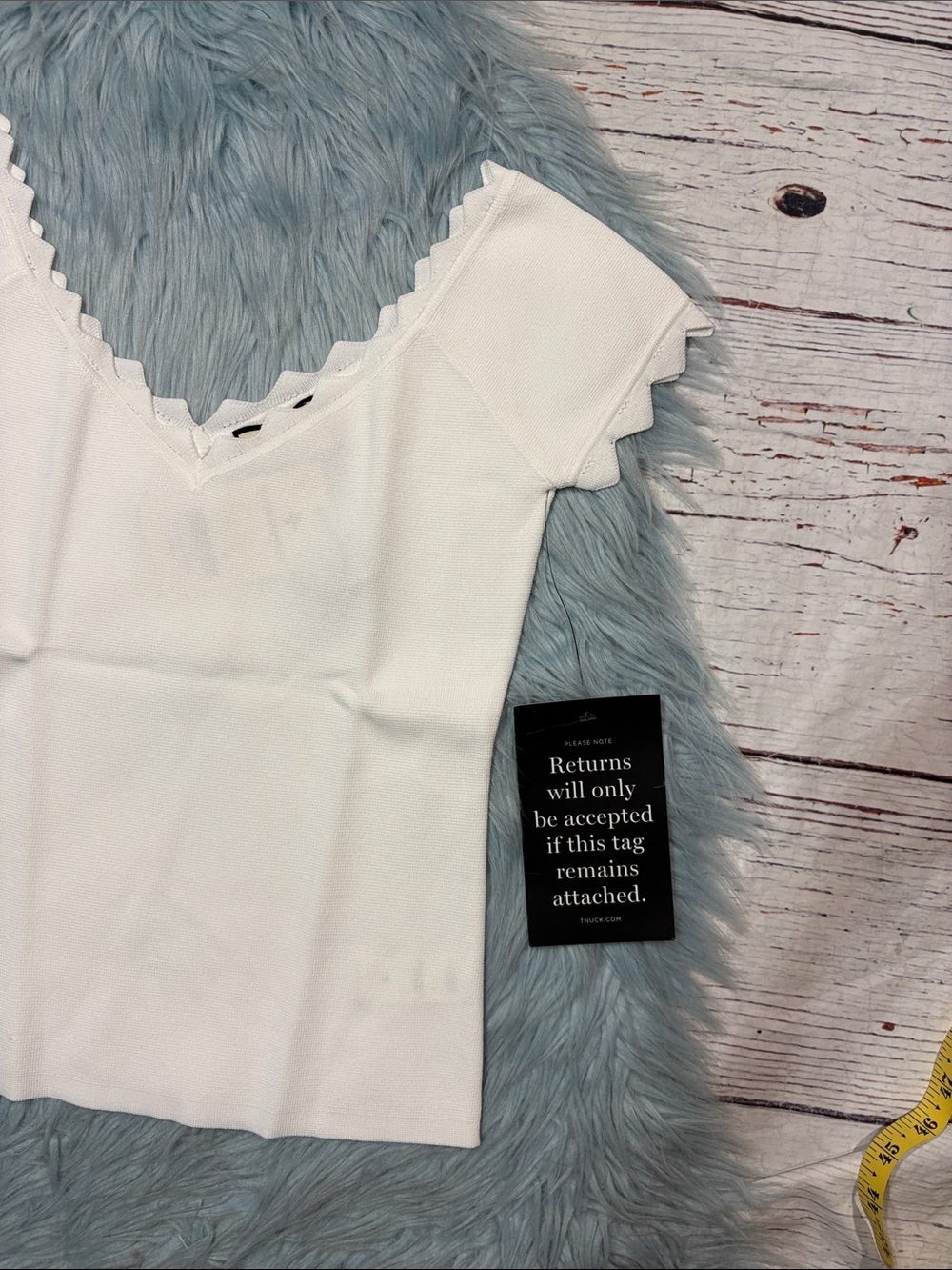 NWT Tuckernuck White Off-the-Shoulder Ric Rac Compression Elliston Shirt - Picture 5 of 10